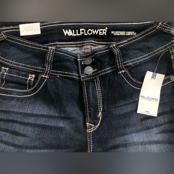 Wallflower The Luscious Curvy Fit Bootcut Jeans - Picture 4 of 13